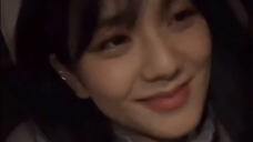 JISOO:LISA好像也看了发布会。她给我发短信说“欧尼,真的很漂亮,今天辛苦了”❤️