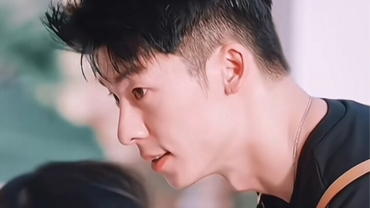 Em bé nhỏ: Gặp được người mình muốn che chở nhất vào đúng độ tuổi yếu đuối nhất.