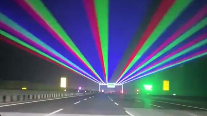 มาสัมผัสไฟเลเซอร์ป้องกันการหลับในบนทางด่วนซานตงกันเลย!