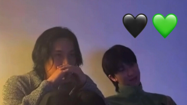 โม๋หย่า บรรยากาศนี้ ตอนนี้เป็นลูกเขยจีนก็ดูสบายไปเลยนะ คิกๆ (รีแอ็กชันตอนได้รางวัล)