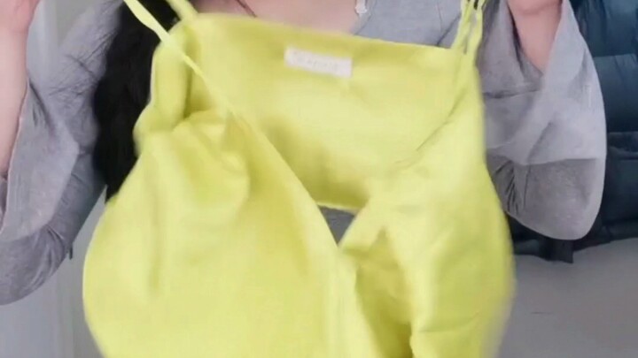 Bộ trang phục xanh nhút nhát