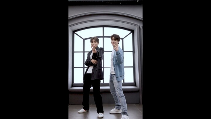 'JIKJIN' DANCE CHALLENGE by Jung Hwan x Yu