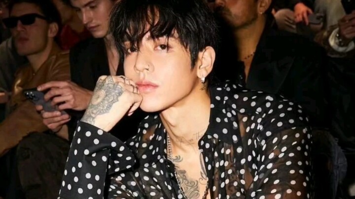 لقد عثرت على الرقصة الأصلية للأخوية تشاو! حقًا، بعد إتقان جوهرها أصبحت نسخة مثالية.