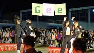 甜甜双人舞Gee！中农大草坪音乐节
