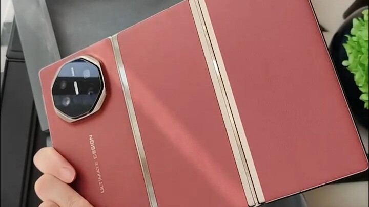 Mở hộp Huawei Mate XT Phi Phàm Đại Sư lần đầu tiên!