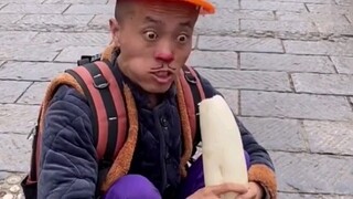Bald Qiang tidak punya uang untuk makan lagi