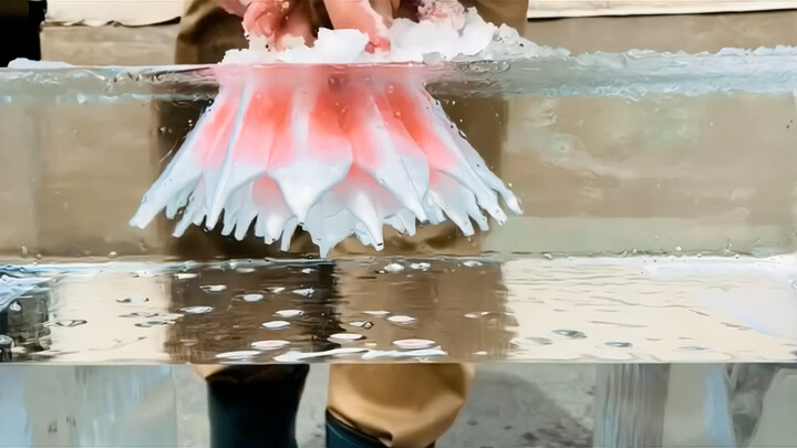 "Beautiful ice sculptures, you must see the end" Ice sculpture artist Binghua, he is best at carving