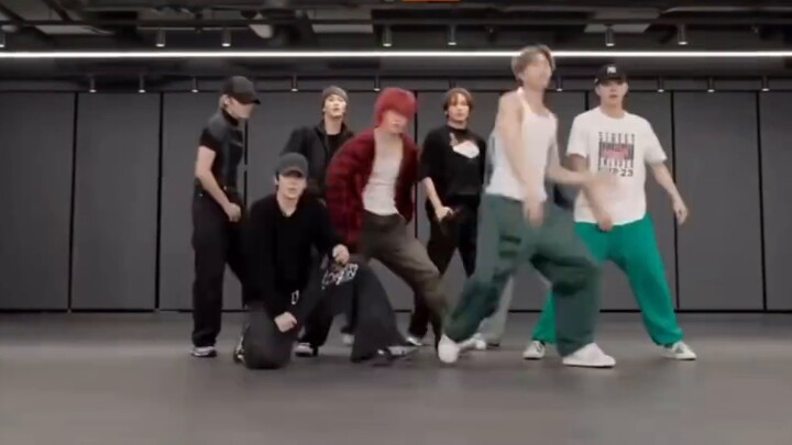 【NCT127｜NCT】 تعليق حاد غير احترافي على غرفة تدريب الرقص ① Fact Check