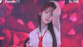 Gaya Simple Tapi Aura-nya Bahaya 😏✨