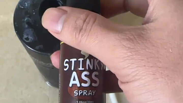 ماذا أفعل إذا استخدم زميلي في السكن شامبو رأسي ولم يعترف؟ حسنًا، سأشهر به قليلًا!