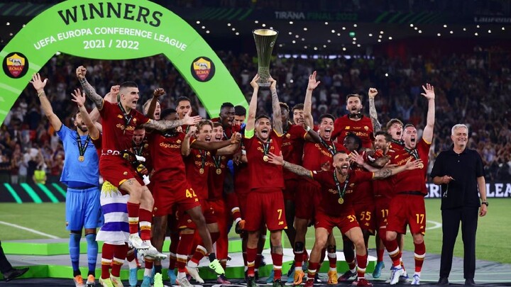 Fans celebrating in the Olympic Stadium when AS Roma won the Europa Conference League