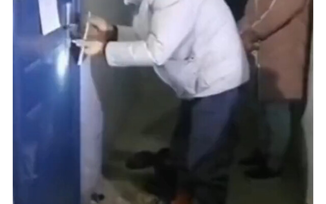 Anh khóa cửa bị ám ảnh tâm lý rồi.