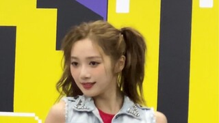 [bboombboom's popular happy song] momoland