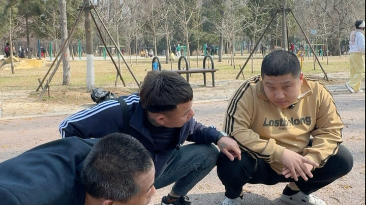 老八虎哥三哥跳舞