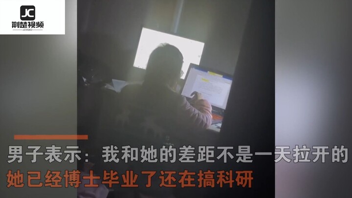 Rạng sáng chị gái vẫn miệt mài học tập, chàng trai nhìn bóng lưng mà lòng bồi hồi: Đằng sau vẻ hào n