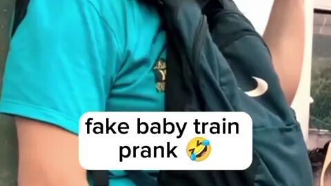 Prank bawa bayi di kereta🤣