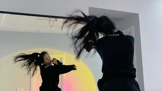 Versi remix Lalisa dari iron dance jazz yang dibuat oleh penari Thailand Kimmiiz