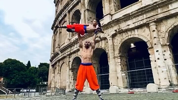 Anh lớn ơi, muôn nẻo đường đều dẫn đến Rome, võ công chân chính vươn ra thế giới.👊