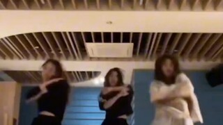 JYP tidak pernah kekurangan penari yang bagus