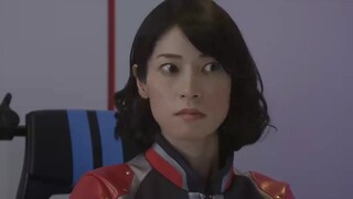 "Bagaimana rasanya hidup bersama monster?"