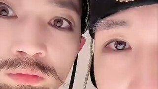 اللورد فانغ واللورد دو ليسا في القصر، لكنهما يرقصان بالفعل
