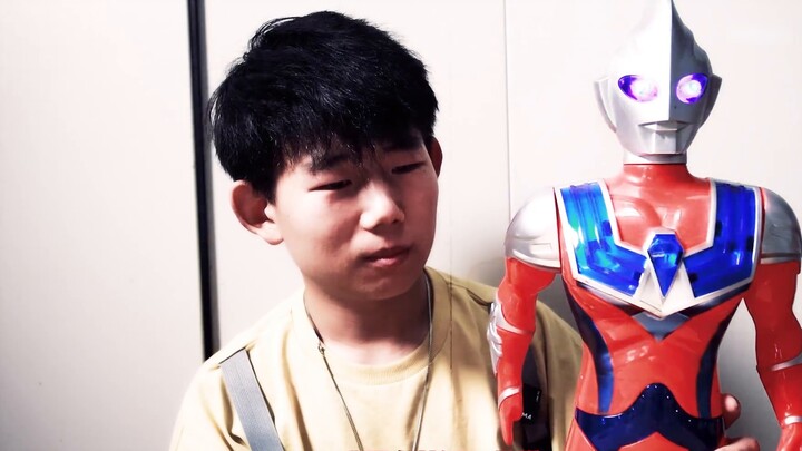 I also became the light! How outrageous is Pinduoduo’s Wild Ultraman?