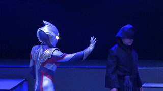Ultra-ancient Ultraman came to Huangquan and fought with himself in parallel time and space!