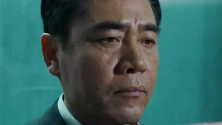 The Police Chief Noticed Something Suspicious While Riding the Elevator