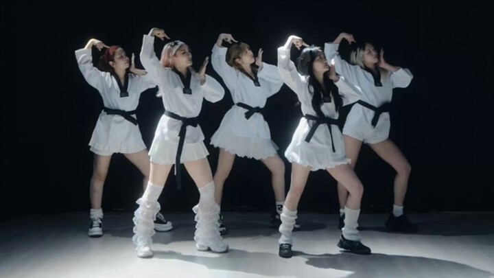 "ILLIT's New Song 'It's Me' – Five-Member Mirror-Effect Practice Room Version | One-Take Shot [SKD A