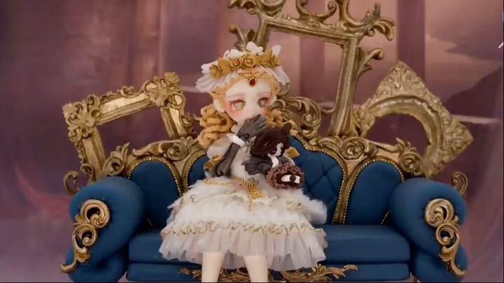 Cô gái nhỏ trong nguồn gốc của quỷ dữ dội do đất sét tạo ra｜Nhận dạng chữ V