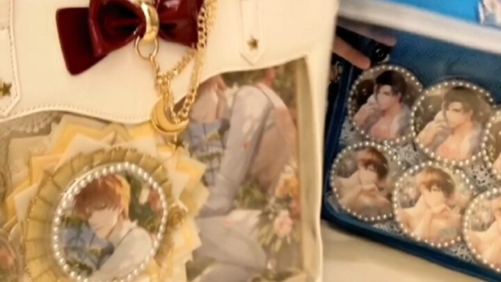 Thì ra cậu cũng chẳng phải hành lá tươi, vậy thì tôi hết giả vờ rồi, tôi công khai hết luôn!