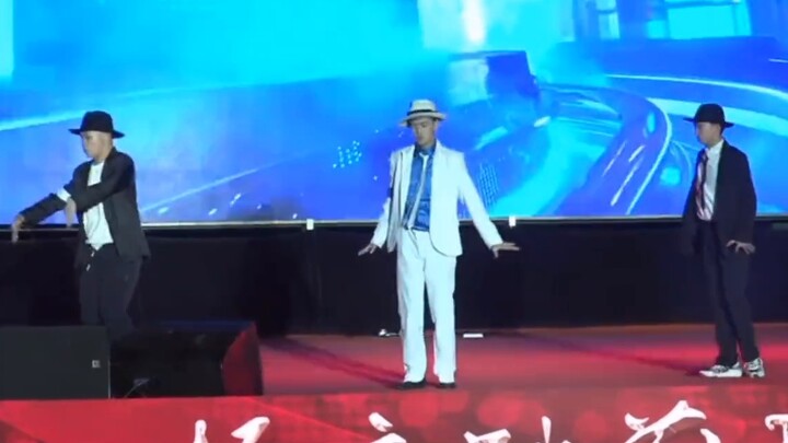 Senior high school graduation party pays tribute to Smooth Criminal crime master MV version [Guiyang
