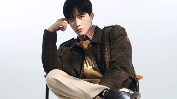 黄星早期和同事跳舞的视频，感觉他真的好帅，跳舞也是超级的迷人