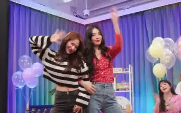 20210824 Red Velvet Joy and Yeri dance to Queendom Seulgi ZIP CUT