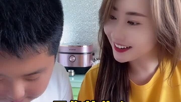 من الواضح أنني لم أعد أستطيع البقاء في هذا المنزل... يا رفاق، ساعدوني بفكرة أو حل!