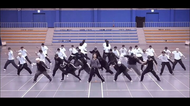 ما زلت أشعر حتى الآن أن هذه الفقرة من "super" مذهلة للغاية، لذلك لا علاقة حقًا لعدد الأشخاص بمدى تزا