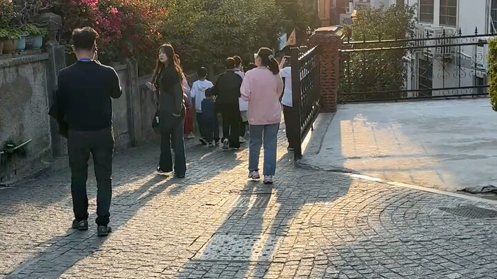 عندما وصلت إلى هنا، لم أجرؤ على إصدار أي صوت.