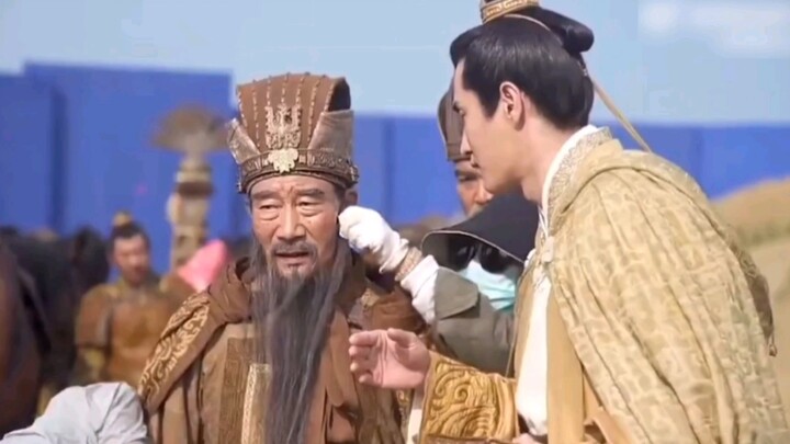 Yang Le, the actor who played Bo Yikao, said that Teacher Li Xuejian is the guiding light in his hea