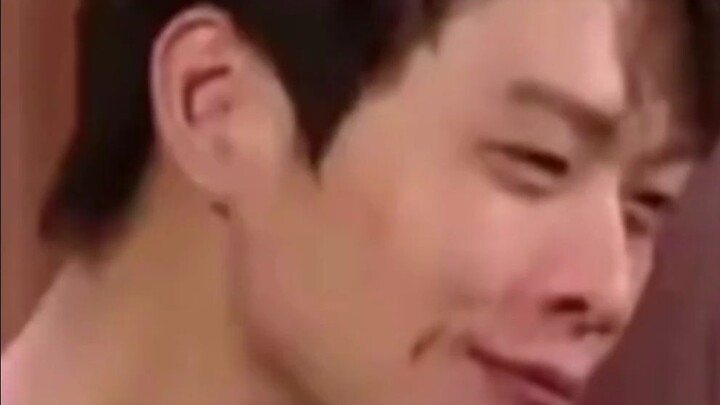 In other movies, this would be a plot hole—but in "The Truman Show," it's genuine attention to detai