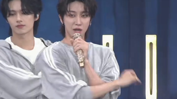 Aku jadi gila, gila—SEVENTEEN di Pulau Karat ternyata sempat menari sebagian tarian Quickstep