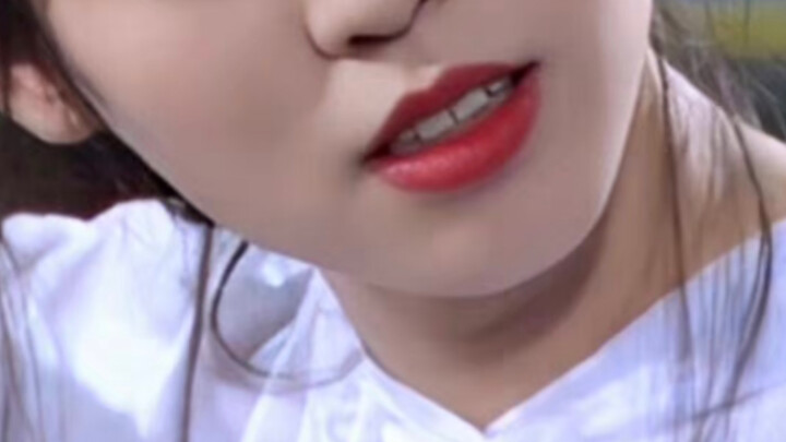 Ya ampun! Ini benar-benar seperti serangan yang menghancurkan dimensi! Semua ini hanyalah tren sisa 