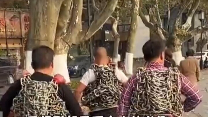Setiap hari Kak Tieyi mengenakan baju besi seberat ratusan kilo, dan dia sangat yakin bahwa dengan t