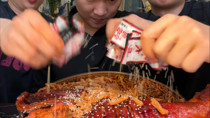 Ăn mì gà tây kiểu này mới đã!