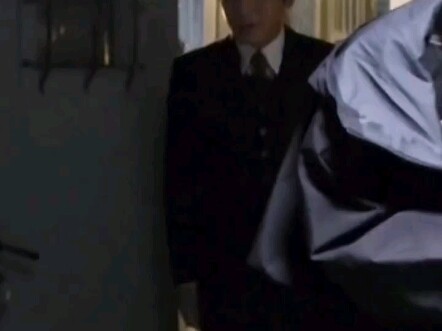 In a room full of socially anxious people, Tony Leung would grin, Wang Yibo would bite his lips, and