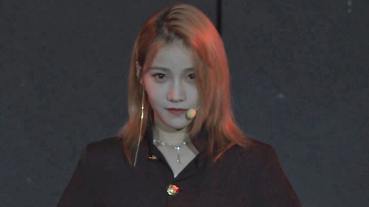 Runaway Girl! This remix version sounds so good! Love it! Luo Hanyue