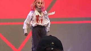 คนปลอมอาเจียนเป็นเลือดต่อหน้าธารกำนัลบนเวที? - [คำแปลแรกบนเครือข่ายทั้งหมด] เปิดประตู [ยินดีให้บริกา