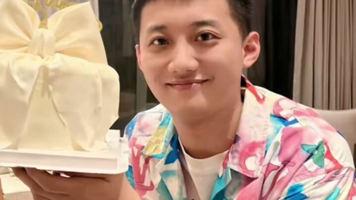 Are my ears playing tricks on me?! Why didn’t I hear you guys wish me a happy birthday! | Xu’er