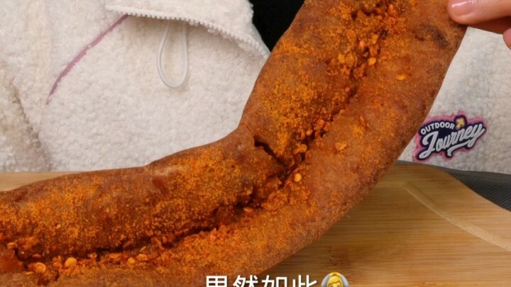 มาอีกแล้ว มากินไส้กรอกย่างยักษ์นี่เอง! หอมฟุ้งเลย～