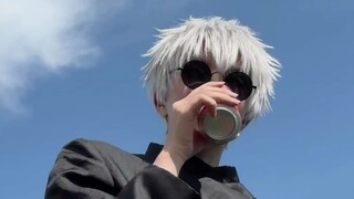 Let's take a look at the live-action version of Gojo Satoru. He is so handsome.