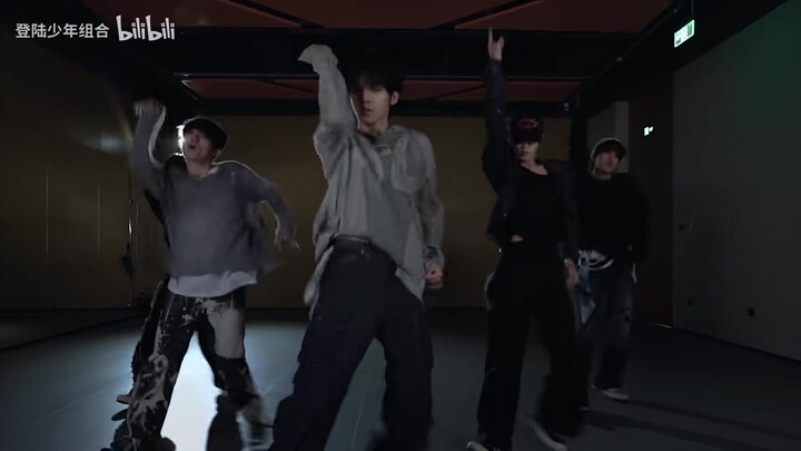 【صبي المغادرة】 غرفة التدريب لنسخة أغنية WALK